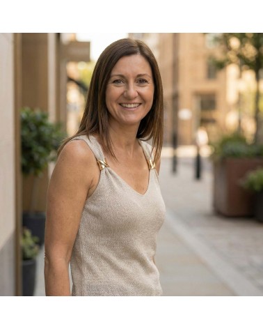 Top Punto Tirantes Aplique Dorado