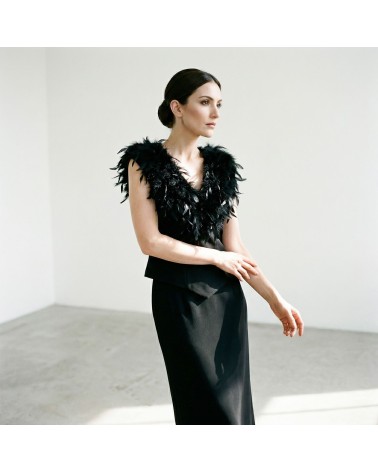 Conjunto Corsé Plumas Azabache y Falda